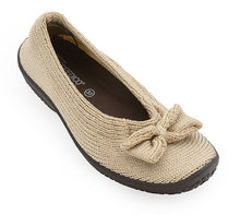 Load image into Gallery viewer, Arcopedico Lyla Sport FINAL SALE DISCONTINUED $45 NO RETURN NO EXCHANGE